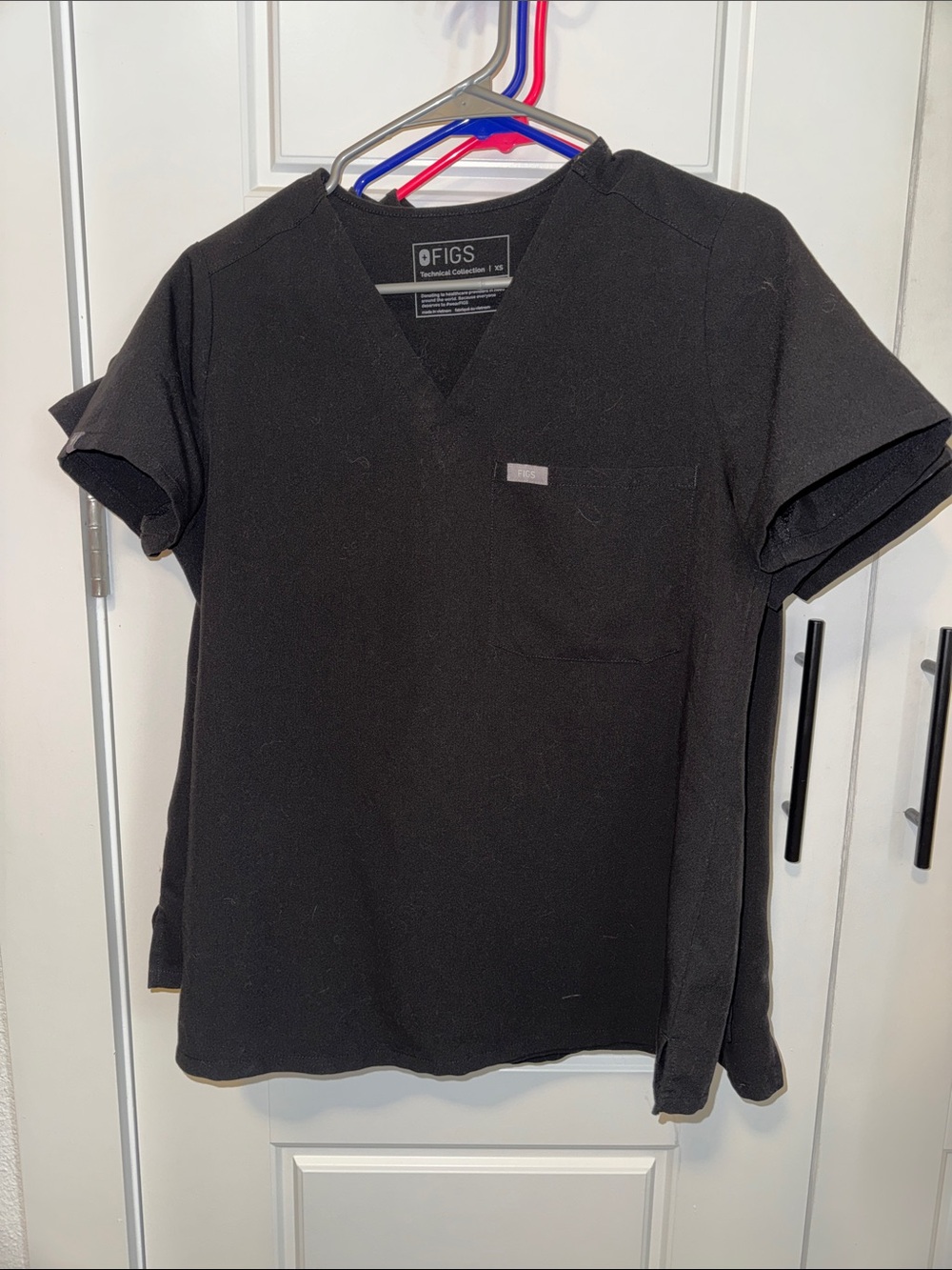 XS FIGS CATARINA SCRUB TOP - Black